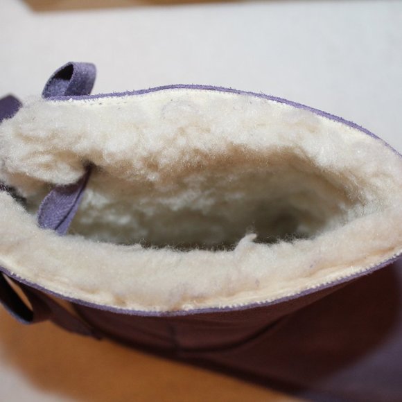 UGG KOOLABURRA NEW GIRLS SUEDE BOW BOOTS PURPLE - Picture 5 of 6